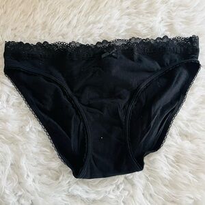 NWT Victorias Secret Floral Lace Bikini Panty